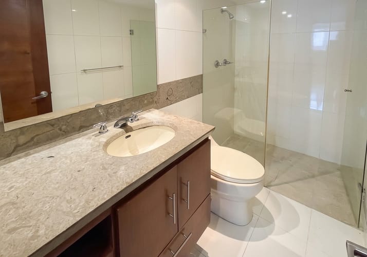Apartamento de 1 alcoba en venta en Chico Norte, Bogotá, 52 m² · foto 22 de 24