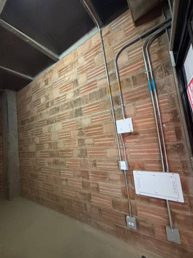 Local en arriendo en Manchester, Bello, 20 m² · foto 2 de 3