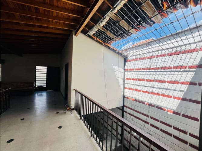 Casa de 5 alcobas en venta en Simon Bolivar, Medellín, 450 m² · foto 6 de 15