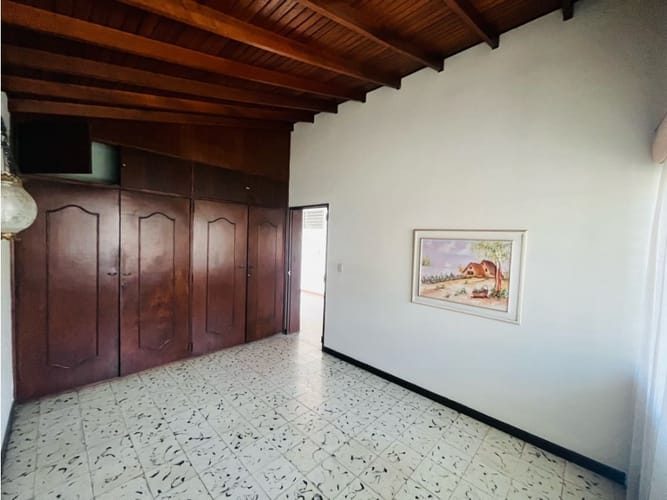 Casa de 5 alcobas en venta en Simon Bolivar, Medellín, 450 m² · foto 8 de 15