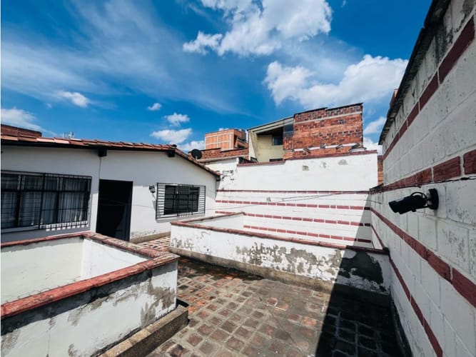 Casa de 5 alcobas en venta en Simon Bolivar, Medellín, 450 m² · foto 11 de 15