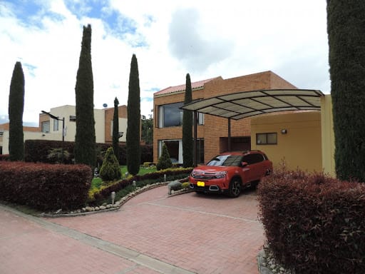 Casa de 3 alcobas en arriendo en Cota, 232 m² · foto 4 de 24