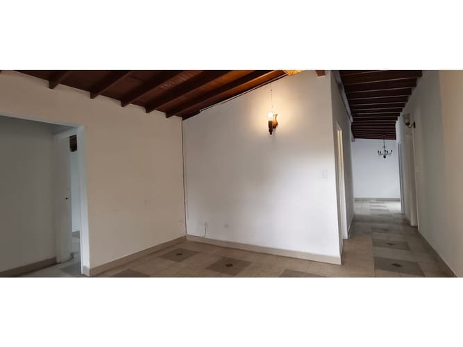 Apartamento de 7 alcobas en arriendo en Estadio, Medellín, 200 m² · foto 18 de 24