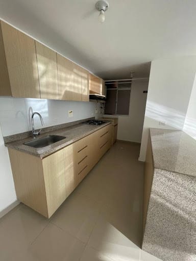 Apartamento de 3 alcobas en arriendo en Rionegro, 76 m² · foto 3 de 13