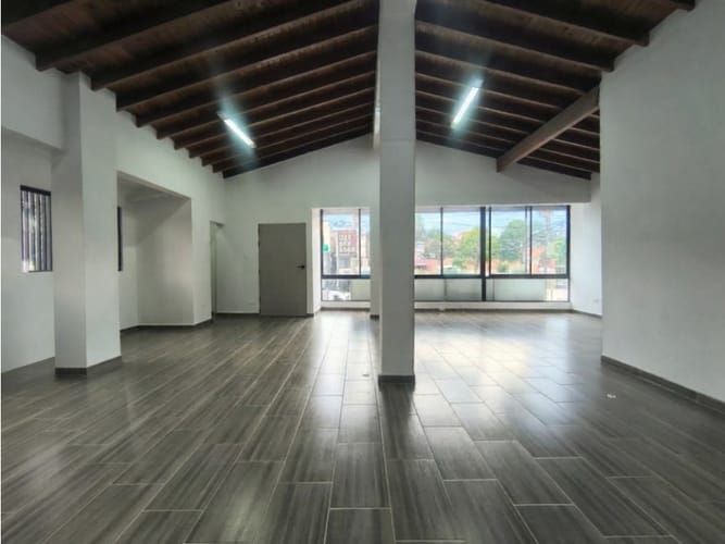 Oficina en arriendo en Rodeo Alto, Medellín, 75 m² · foto 2 de 8