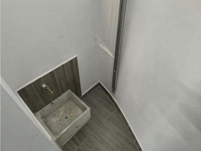 Oficina en arriendo en Rodeo Alto, Medellín, 75 m² · foto 4 de 8