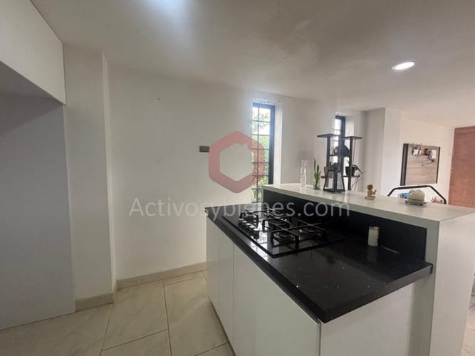 Casa de 4 alcobas en venta en Monta�Ez, Guarne, 500 m² · foto 2 de 24