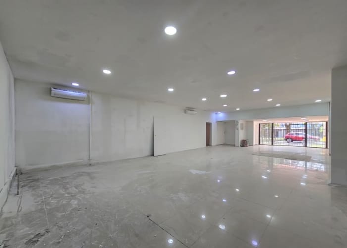 Local en arriendo en Belén, Medellín, 200 m² · foto 2 de 16