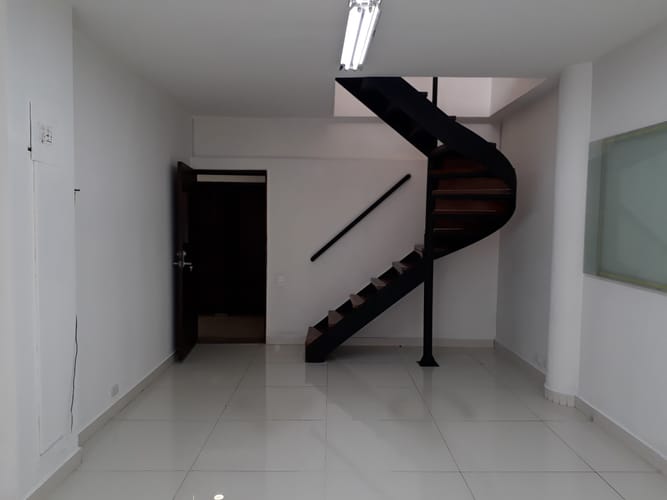 Oficina en arriendo en La Aguacatala, Medellín, 50 m² · foto 9 de 10