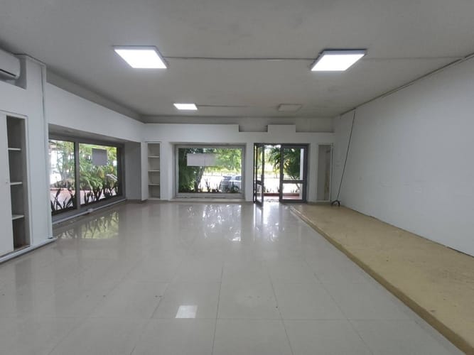 Local en arriendo en Bocagrande, Cartagena, 87 m² · foto 2 de 17