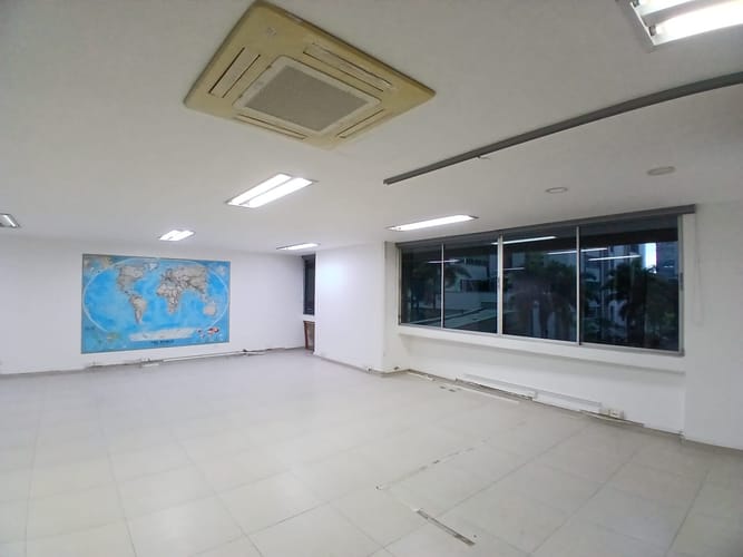 Oficina en arriendo en Los Balsos, Medellín, 90 m² · foto 2 de 7