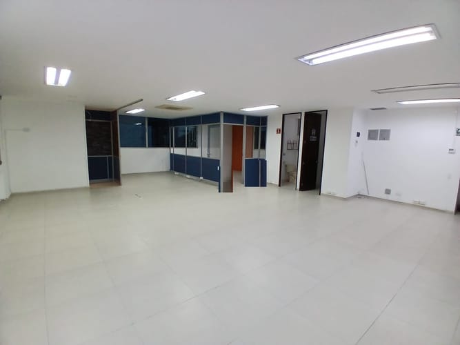 Oficina en arriendo en Los Balsos, Medellín, 90 m² · foto 7 de 7