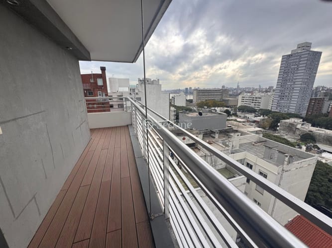 A Pasos Del Golf Amoblado, Piso Alto - Excelente Terraza Con Parrillero · Foto 2