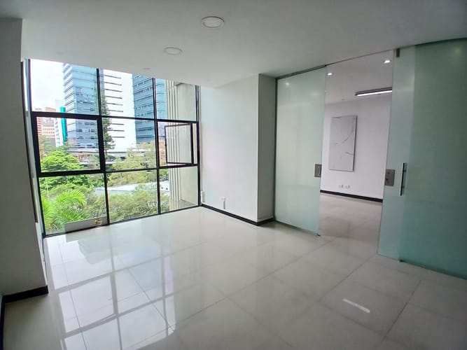 Local en arriendo en Los Balsos, Medellín, 65 m² · foto 8 de 10