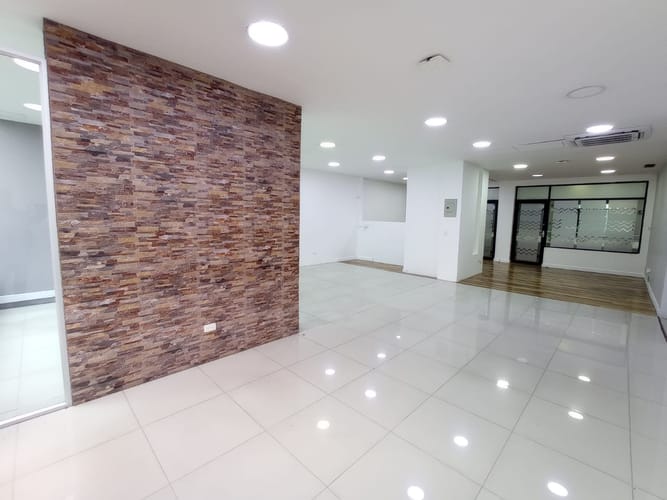 Local en arriendo en Los Balsos, Medellín, 138 m² · foto 6 de 8