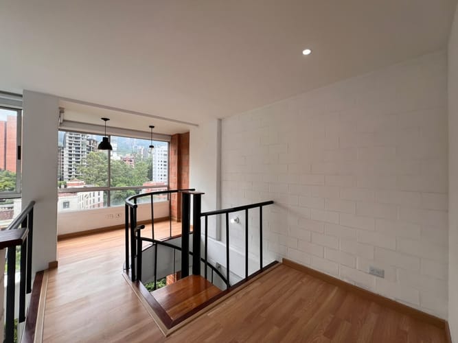 Apartamento de 1 alcoba en arriendo en Lalinde, Medellín, 60 m² · foto 3 de 14