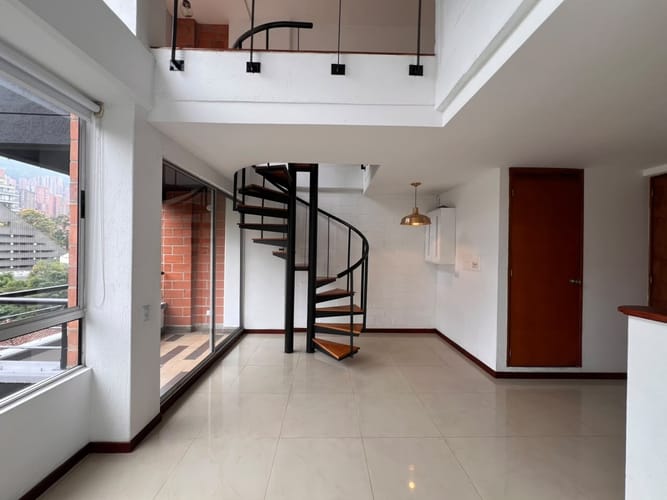 Apartamento de 1 alcoba en arriendo en Lalinde, Medellín, 60 m² · foto 2 de 14