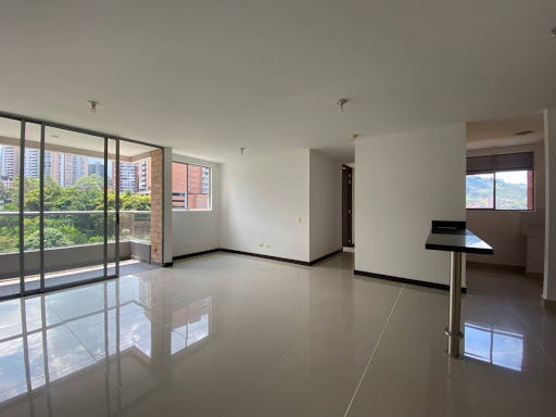 Apartamento en arriendo en Loma De Las Brujas, Envigado · foto 2 de 13