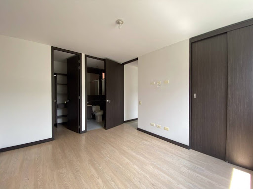 Apartamento en arriendo en Loma De Las Brujas, Envigado · foto 4 de 13