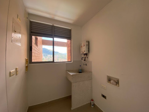 Apartamento en arriendo en Loma De Las Brujas, Envigado · foto 9 de 13
