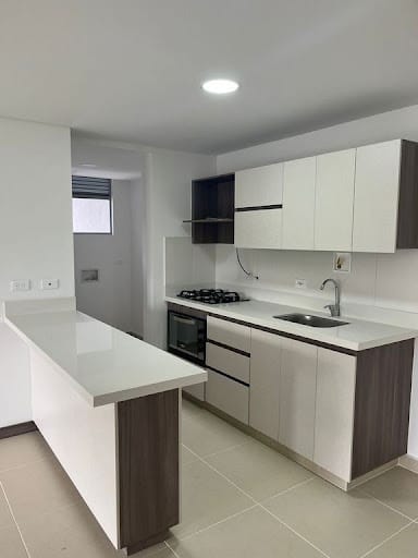 Apartamento de 3 alcobas en arriendo en Aves Maria, Sabaneta, 115 m² · foto 3 de 14