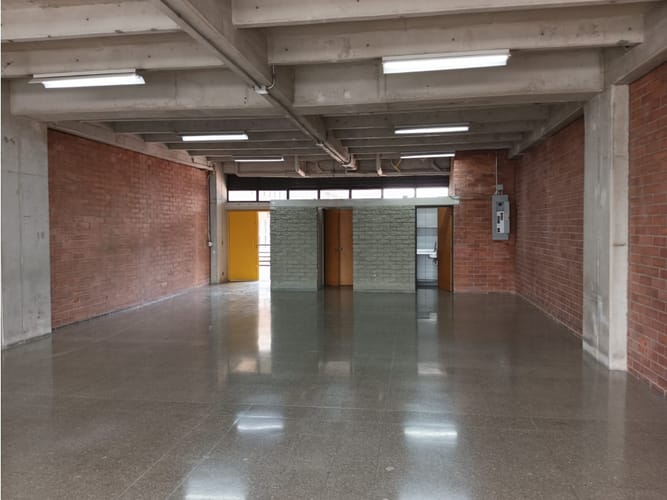 Local en arriendo en San Pablo Guayabal, Medellín, 134 m² · foto 2 de 5