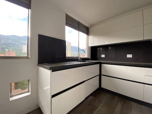 Apartamento de 3 alcobas en arriendo en Loma Del Campestre, Medellín, 135 m² · foto 4 de 20