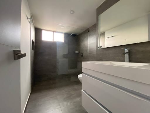 Apartamento de 3 alcobas en arriendo en Loma Del Campestre, Medellín, 135 m² · foto 9 de 20