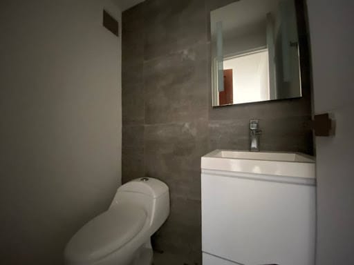 Apartamento de 3 alcobas en arriendo en Loma Del Campestre, Medellín, 135 m² · foto 12 de 20