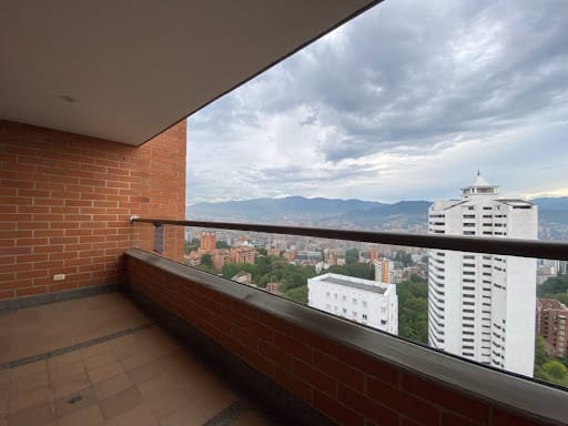 Apartamento de 3 alcobas en arriendo en Loma Del Campestre, Medellín, 135 m² · foto 16 de 20