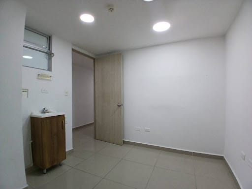 Local en arriendo en Simon Bolivar, Medellín, 100 m² · foto 10 de 14