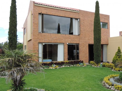 Casa de 3 alcobas en venta en Cota, 232 m² · foto 2 de 24