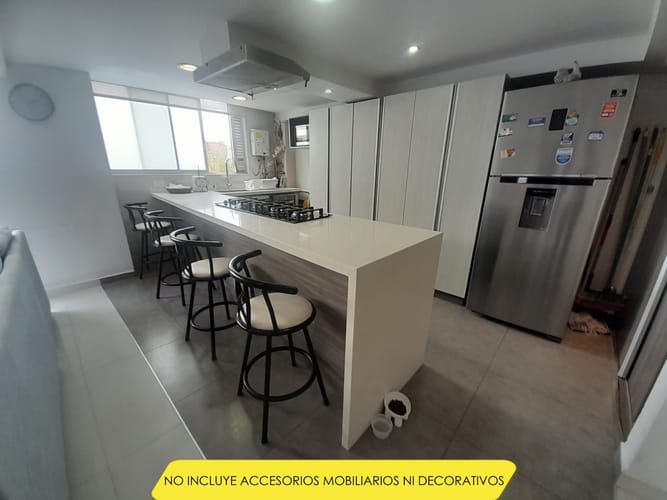 Apartamento de 3 alcobas en arriendo en Los Naranjos, Medellín, 91 m² · foto 2 de 18