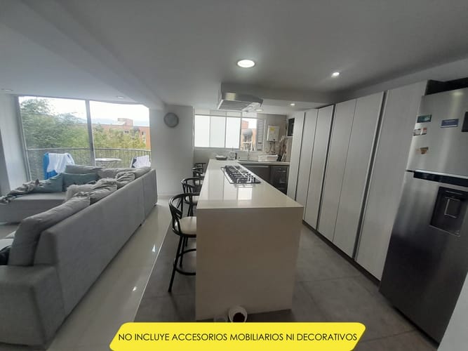 Apartamento de 3 alcobas en arriendo en Los Naranjos, Medellín, 91 m² · foto 3 de 18