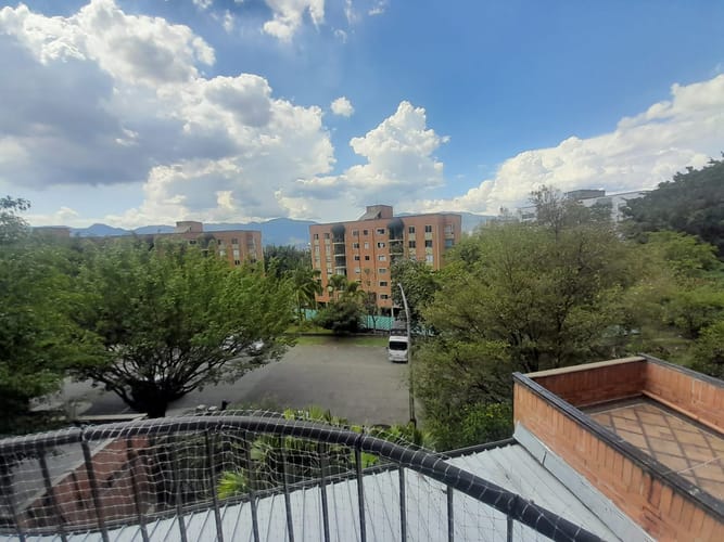 Apartamento de 3 alcobas en arriendo en Los Naranjos, Medellín, 91 m² · foto 9 de 18