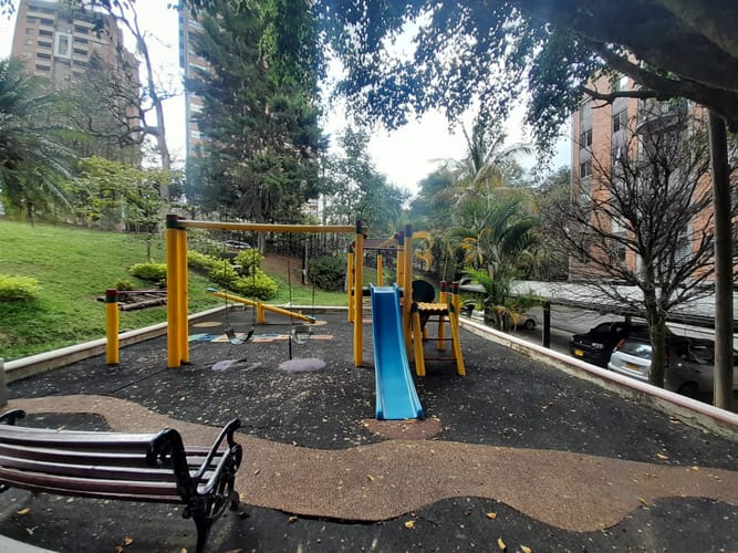 Apartamento de 3 alcobas en arriendo en Los Naranjos, Medellín, 91 m² · foto 18 de 18