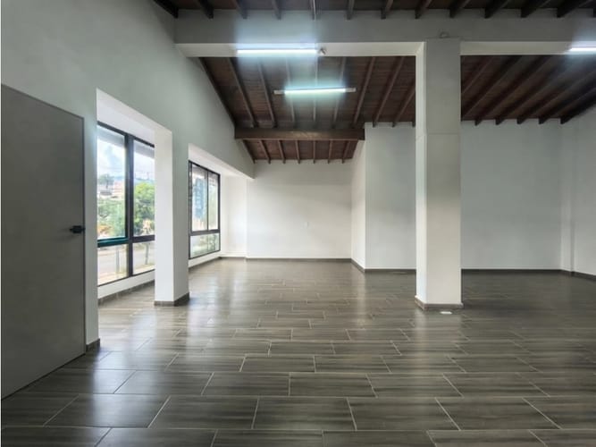 Oficina en arriendo en Rodeo Alto, Medellín, 75 m² · foto 3 de 8