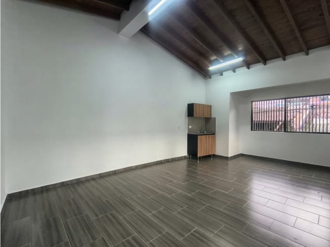 Oficina en arriendo en Rodeo Alto, Medellín, 75 m² · foto 5 de 8
