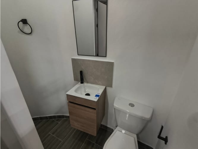 Oficina en arriendo en Rodeo Alto, Medellín, 75 m² · foto 8 de 8