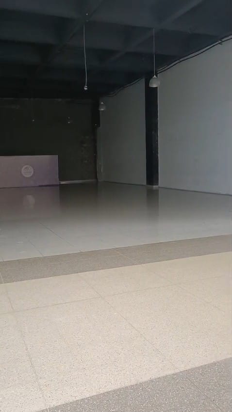 Local en arriendo en La Esmeralda, Cali, 250 m² · foto 3 de 3