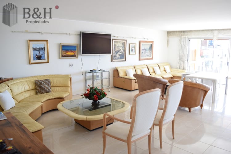 Apartamento en alquiler anual mansa 5 dormitorios en suite · Foto 3