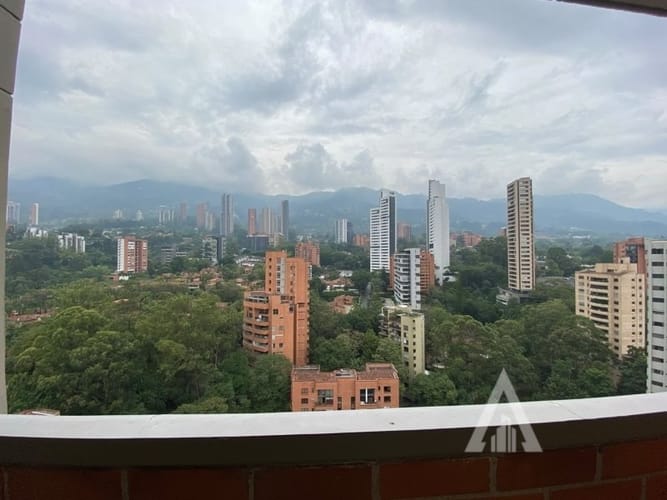 Apartamento de 3 alcobas en arriendo en La Florida, Medellín, 135 m² · foto 3 de 19