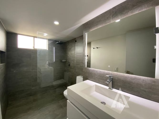 Apartamento de 3 alcobas en arriendo en La Florida, Medellín, 135 m² · foto 12 de 19