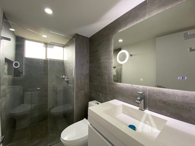 Apartamento de 3 alcobas en arriendo en La Florida, Medellín, 135 m² · foto 13 de 19