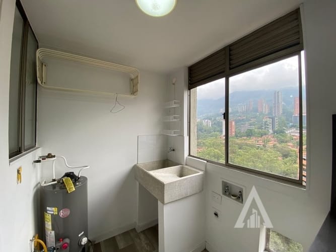 Apartamento de 3 alcobas en arriendo en La Florida, Medellín, 135 m² · foto 16 de 19