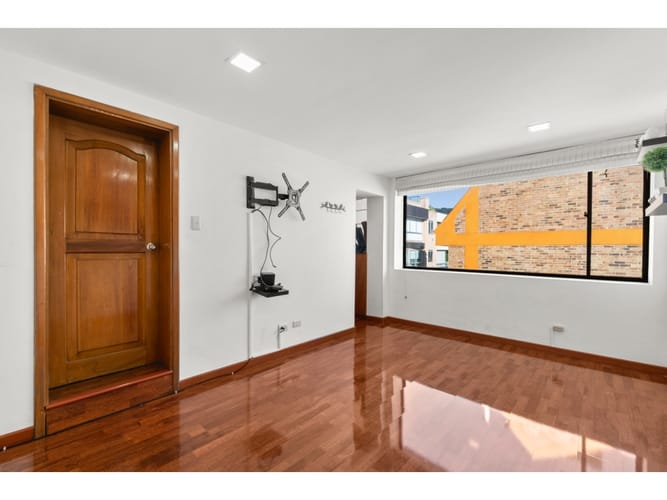 Apartamento de 3 alcobas en venta en San Patricio, Bogotá, 235 m² · foto 6 de 13