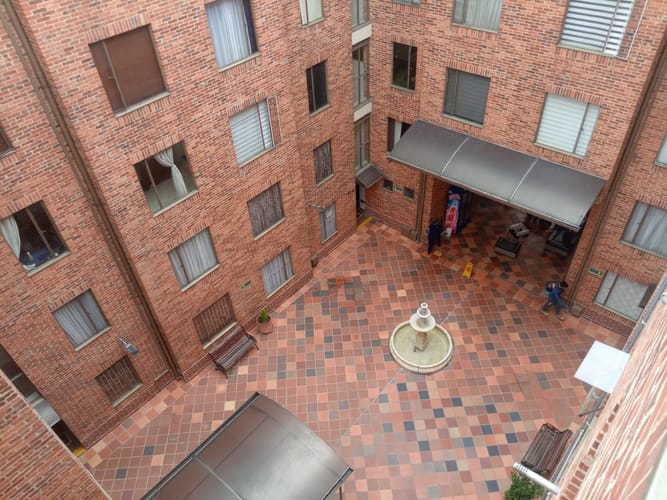 Apartamento de 2 alcobas en venta en Quinta Ramos, Bogotá, 43 m² · foto 2 de 20