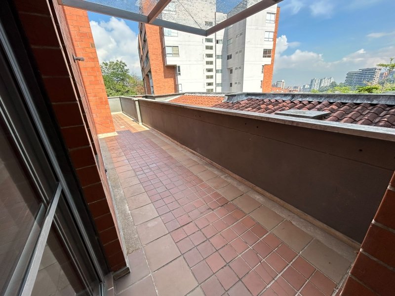Apartamento en arriendo en Uribe Angel, Envigado · foto 2 de 18