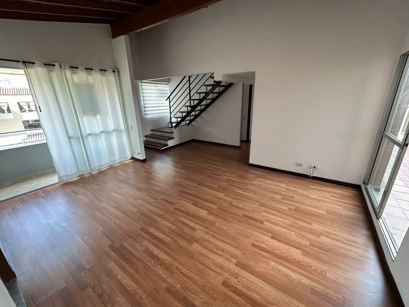 Apartamento en arriendo en Uribe Angel, Envigado · foto 5 de 18