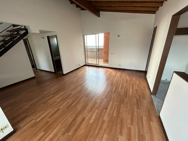 Apartamento en arriendo en Uribe Angel, Envigado · foto 7 de 18